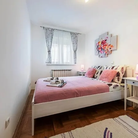 Holiday 16 Pax Holiday home Zadar